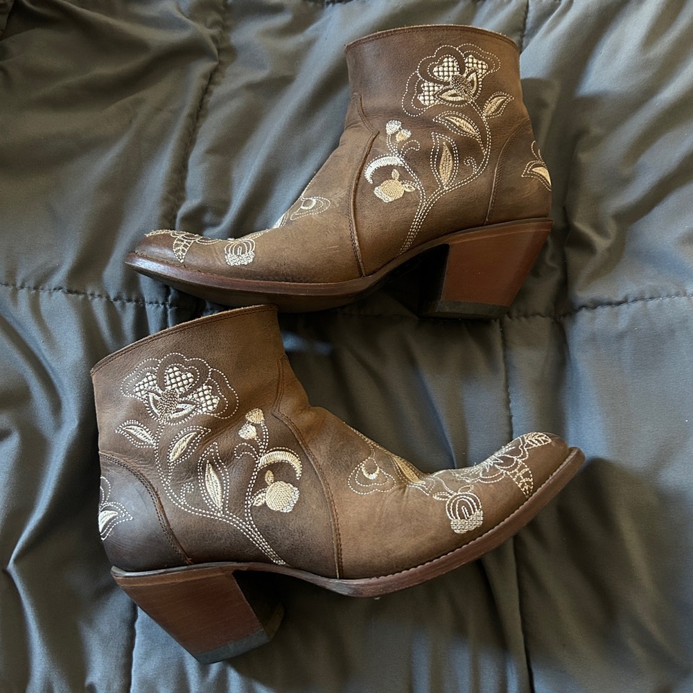 Shyanne Cowgirl Boots